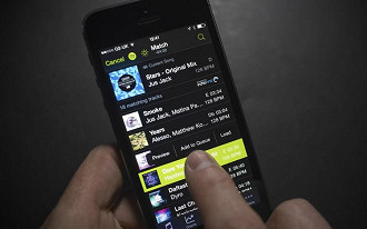 Spotify vai divulgar músicas nas playlists dos usuários e cobrar das gravadoras