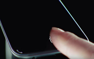 Sensor biométrico na tela