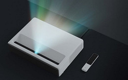 Xiaomi lança projetor a laser de 150 polegadas que promete trazer o cinema para sua sala Xiaomi lança projetor a laser de 150 polegadas que promete trazer o cinema para sua sala