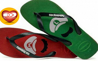 Chinelos havaianas apresentam bigode e chapéu do Super Mario