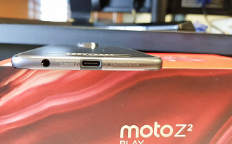 Moto Z2 Play - parte inferior