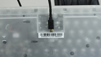 Foto mostrando o cabo removível do Pro L