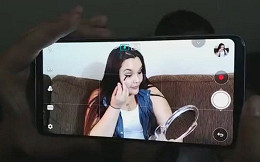 Funcionários da LG vazam imagens do V30 Funcionários da LG vazam imagens do V30