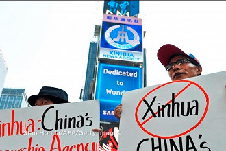 Protesto - em NY - contra a rede de agências chinesa