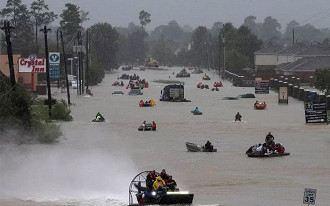 Furacão Harvey deixa várias pessoas desabrigadas