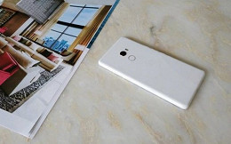 CEO da Xiaomi é quem divulga mais fotos do Mi Mix 2 branco
