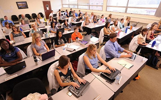 Dinamarca quer que alunos revelem histórico de busca a professores.