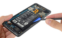 A iFixit diz que Pixel 2 XL tem a mesma possibilidade de reparação que o iPhone 8 Plus A iFixit diz que Pixel 2 XL tem a mesma possibilidade de reparação que o iPhone 8 Plus