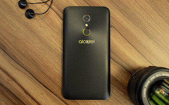 Alcatel A7 - Face traseira