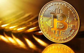 Bitcoin atinge a marca de US$ 10 mil pela primeira vez.