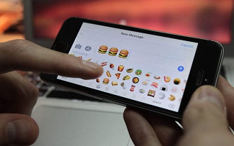 Para a alegria de todos, Google corrige emoji de hambúrguer.