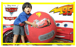 Menino de 6 anos avalia brinquedos no YouTube e fatura R$ 36,5 milhões