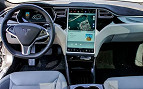 Automóveis da Tesla receberão novo sistema de navegação afirma Elon Musk Automóveis da Tesla receberão novo sistema de navegação afirma Elon Musk