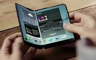 Celular com tela dobrável da Samsung já tem data provável de lançamento.