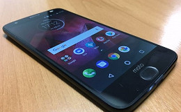 Tela ShatterShield do Moto Z2 Force pode estar descascando segundo usuários