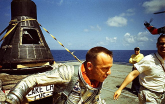 Alan Shepard após o seu histórico voo em 1961