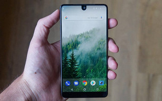 Essential Phone notch