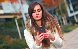 Pesquisa diz que 49% dos jovens brasileiros não largam os seus smartphones