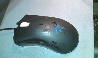 Foto Deathadder deteriorado