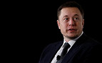 Elon Musk passará a vender LEGO gigante feito de rocha Elon Musk passará a vender LEGO gigante feito de rocha