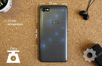 Alcatel A5 Max Led Edition - Dimensões: 146mm de altura, 72mm de largura e 77mm de espessura