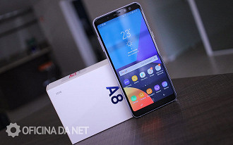 Galaxy A8 - face frontal