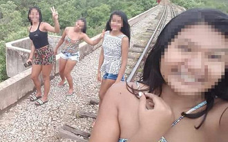Perigo das selfies: Jovens no Piauí caem de ponte. Perigo das selfies: Jovens no Piauí caem de ponte.