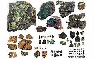 Fragmentos que foram descobertos em 1901 e nas expedições seguintes ao local