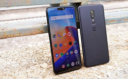 Usuário burla reconhecimento facial do OnePlus 6 com uma foto Usuário burla reconhecimento facial do OnePlus 6 com uma foto