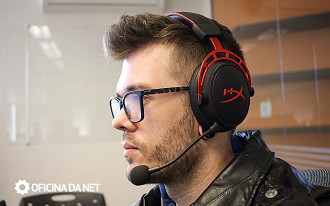 HyperX Cloud Alpha em uso por nosso modelo profissional