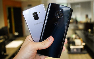 Galaxy A8 vs Moto G6+ - Design