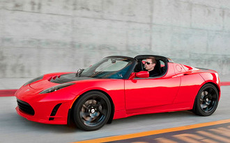 Tesla Roadster é o primeiro esportivo da marca (até hoje)