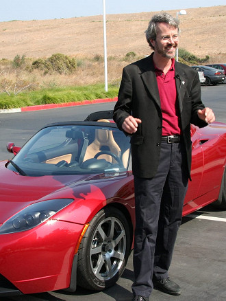 Eberhard, enquanto ainda era CEO, participa de um evento com o Roadster, em 2006