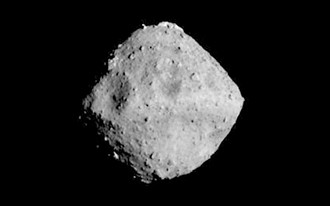 Sonda japonesa chega em asteroide que possui forma de pião.