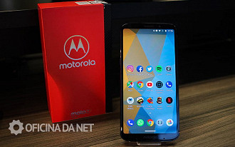 Tela Super AMOLED do Moto Z3 Play