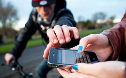 Pesquisa diz que quase metade dos internautas no Brasil tiveram os seus celulares roubados Pesquisa diz que quase metade dos internautas no Brasil tiveram os seus celulares roubados