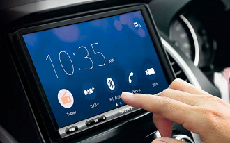 Sony revela central multimídia para carros com Android Auto ou Apple CarPlay