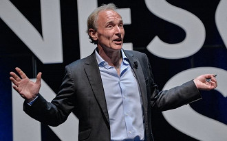 Sir Tim Berners-Lee quer devolver controle de dados para os usuários da internet.