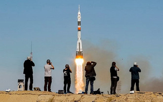 Nave Soyuz com dois astronautas precisa fazer pouso de emergência. Nave Soyuz com dois astronautas precisa fazer pouso de emergência.
