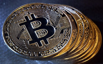 Autoridades dos EUA leiloam quase US$ 4 milhões em Bitcoin confiscado.