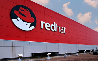 IBM anuncia a aquisição da Red Hat por US$ 34 bilhões.