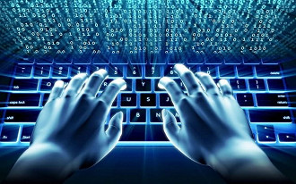 Relatório diz que liberdade na Internet continua em queda. Relatório diz que liberdade na Internet continua em queda.