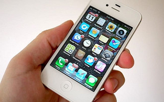Apple irá lançar programa piloto para consertar aparelhos mais antigos. Apple irá lançar programa piloto para consertar aparelhos mais antigos.