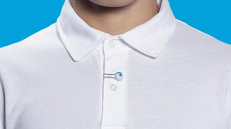 Sensor vestível da L’Oréal pode rastrear exposição aos raios UV ao longo do dia. Sensor vestível da L’Oréal pode rastrear exposição aos raios UV ao longo do dia.