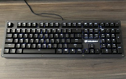 Review Cougar Puri, um teclado simples, bonito e... Protegido?
