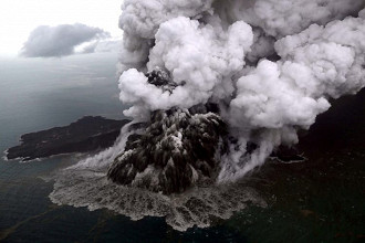 Vulcão Anak Krakatau Vulcão Anak Krakatau