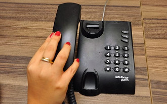 Anatel anuncia redução das tarifas das ligações de telefones fixos para celulares.