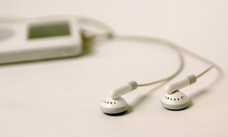 iPod earbuds
