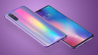 Xiaomi Mi 9, um dos carros chefes da empresa, foi lançado em fevereiro de 2019 e custa cerca de R$3.659.