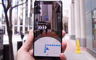 Google Maps AR sendo usado Google Maps AR sendo usado